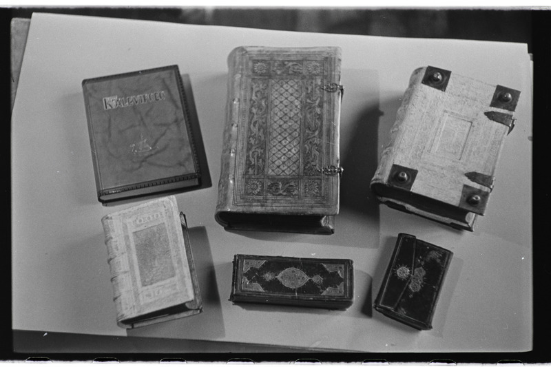 Tartu ülikooli teadusliku raamatukogu fondid, vanad raamatud, ajalehed