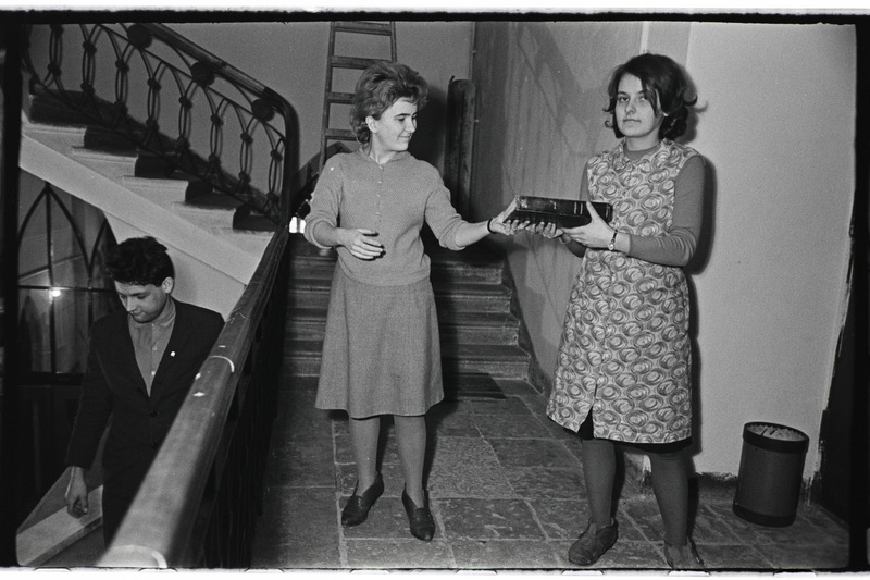 Tartu ülikooli teadusliku raamatukogu remont-kolimine. Uus osakond alumisel korrusel. 1965. a.