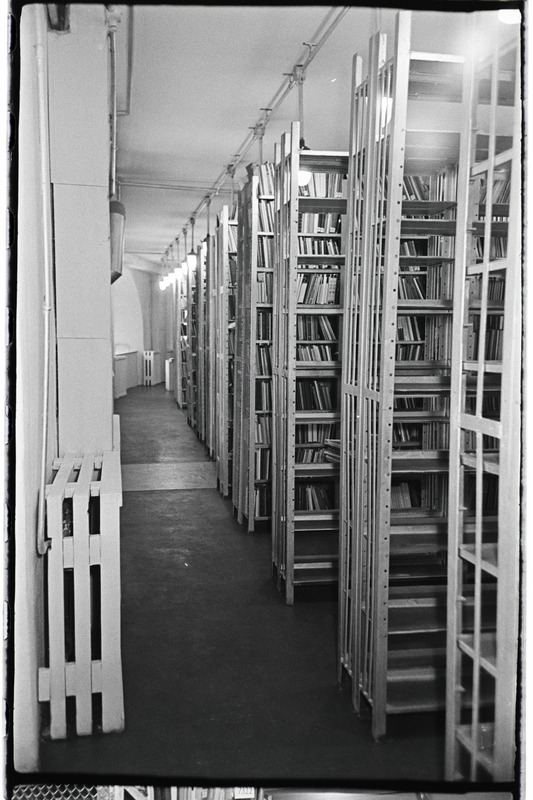 Tartu ülikooli teadusliku raamatukogu remont-kolimine. Uus osakond alumisel korrusel. 1965. a.