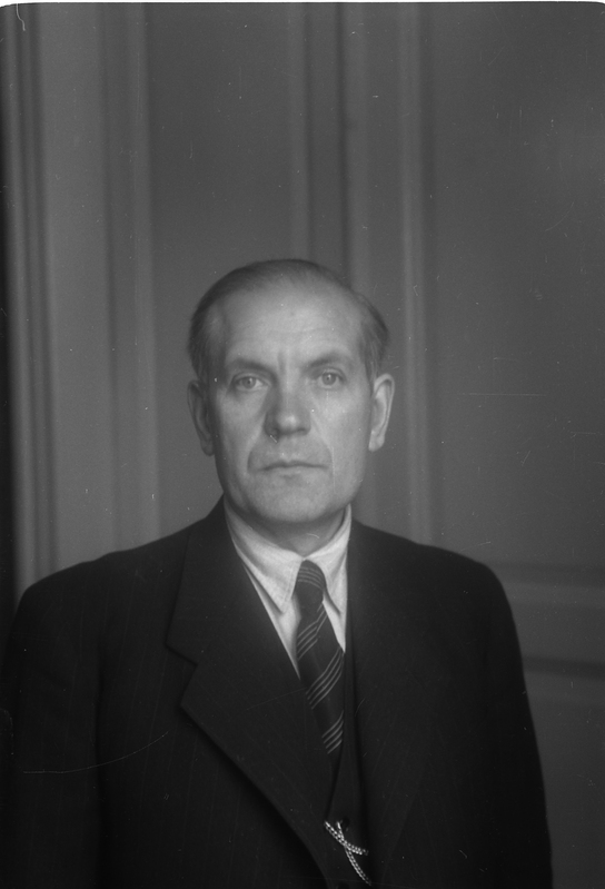TRÜ rektor (1944–51) prof Alfred Koort oma kabinetis