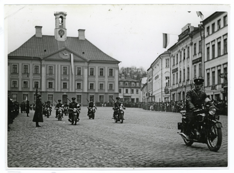 Kaitseliidu paraad Tartus 1930. aastatel