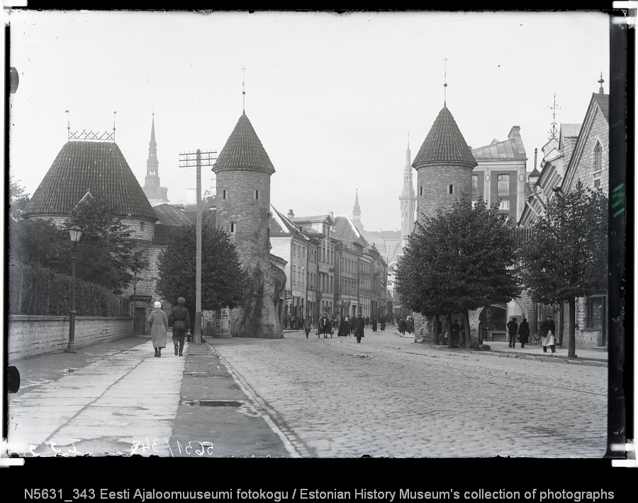 Viru värav ja Viru tänav. Vaade südalinna poole