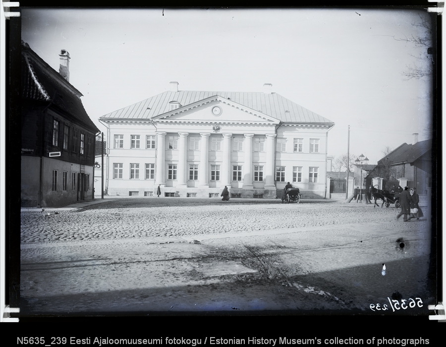 Loomakliinik Peterburi tänaval.