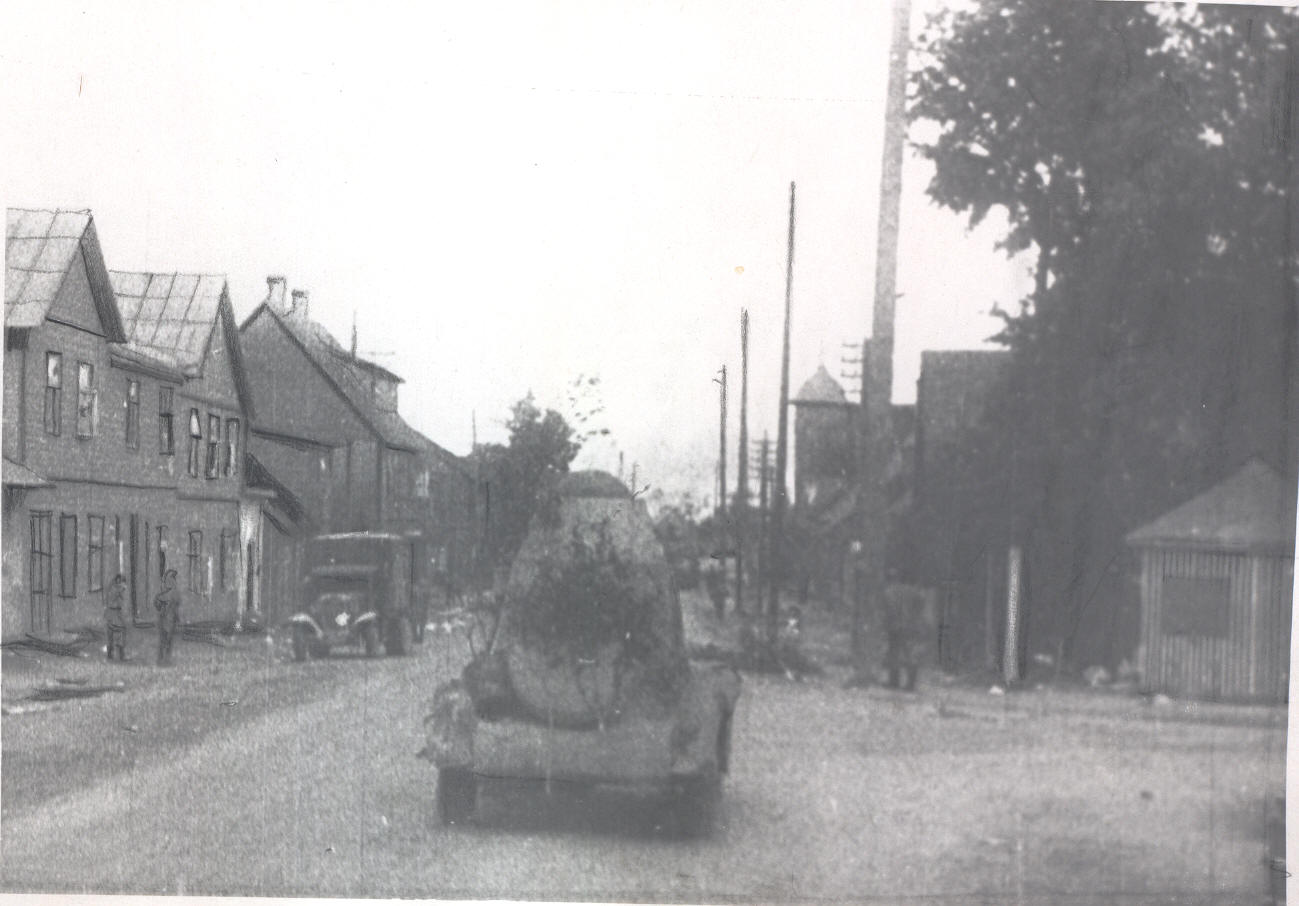 Foto. Võru vabastamine 1944.a. augustis. Punaarmee linna tulek.