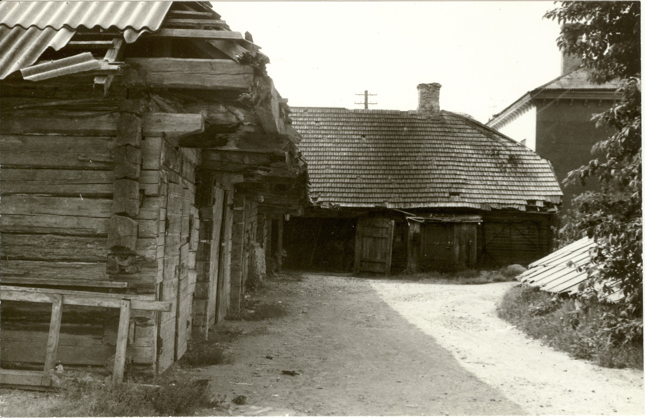 foto, endine "Iva" kaubahoov Paide Raekoja taga 1983.a.