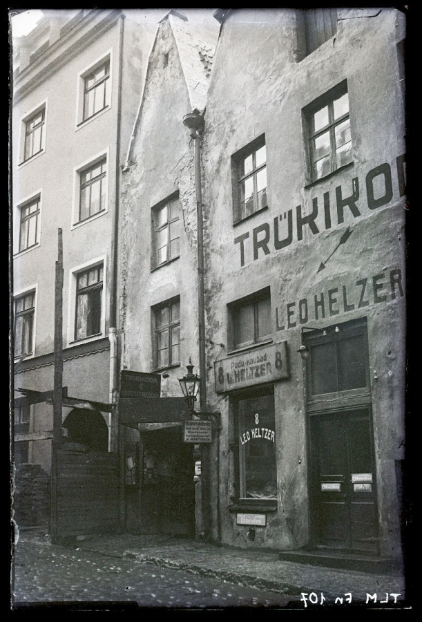 Tallinn, Suur-Karja tänav 8 fassaad.