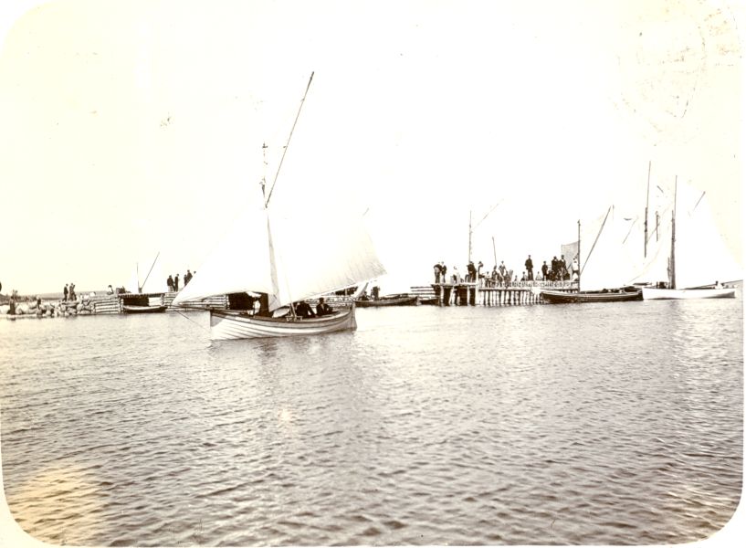 Foto. Dampfi album. Jahtide regatt Vanasadama juures 1904.