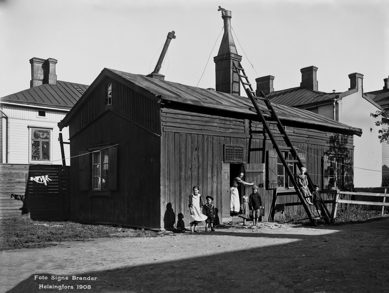 Munkkisaarenkatu 10. Piharakennus.