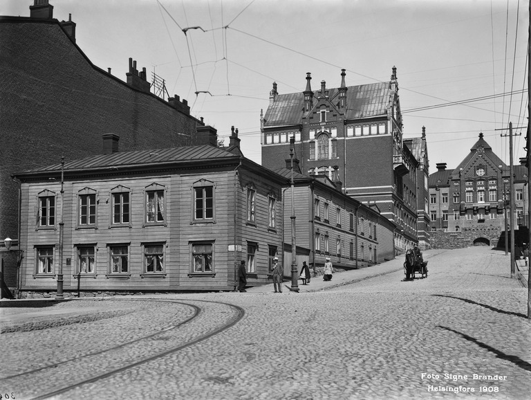 Nikolainkatu (=  Snellmaninkatu ) 16, 18.