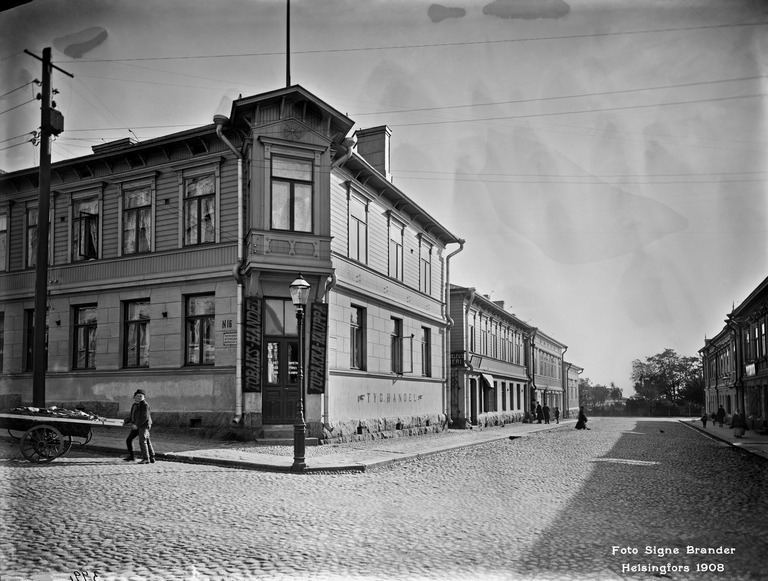 Pursimiehenkatu 16. - Kankurinkatu 3, 1.