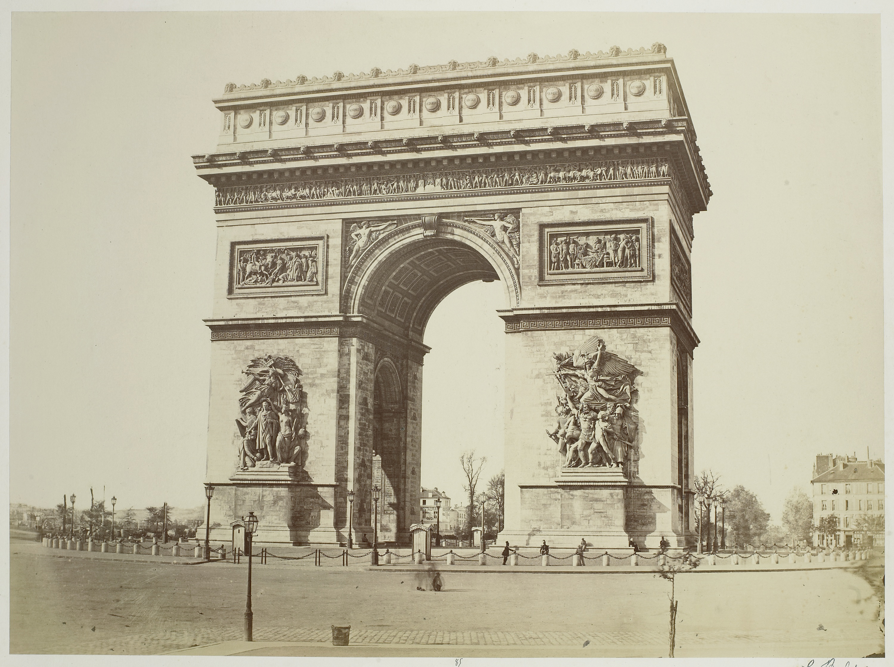 Arc de Triomphe here Paris