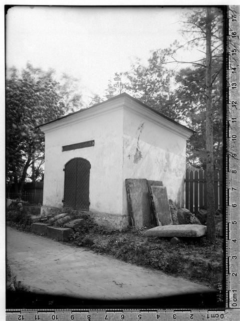 Satlerite 1784. a. hauakabel saksa kalmistul