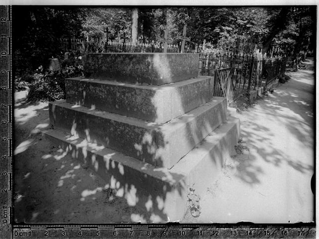 Paabode hauasammas eesti (Maarja) kalmistul