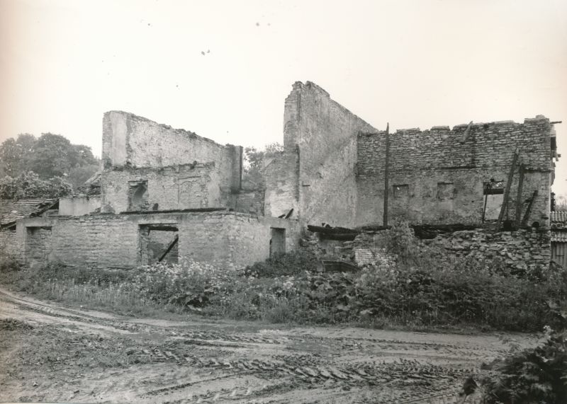 Photo. Lihula wool and flour industry ruins. Black and white. Located: Hm 7975 - Technical monuments of Haapsalu district