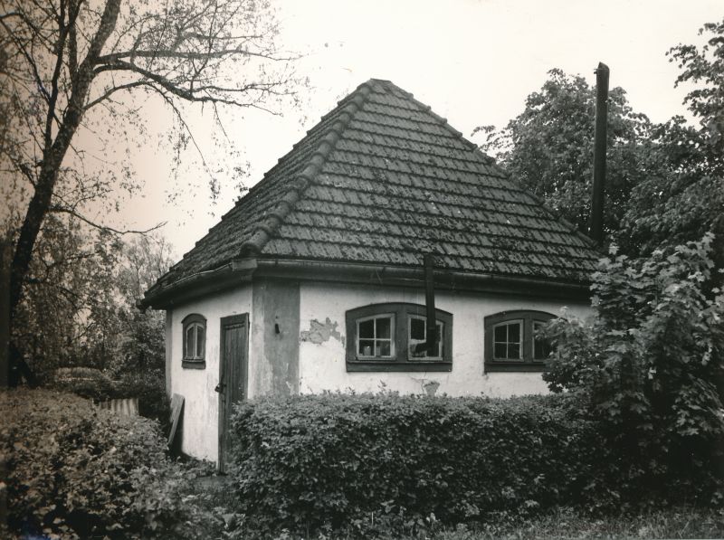 Photo. Lihula Railway Station Assistance Building (käimla). Black and white. Located: Hm 7975 - Technical monuments of Haapsalu district