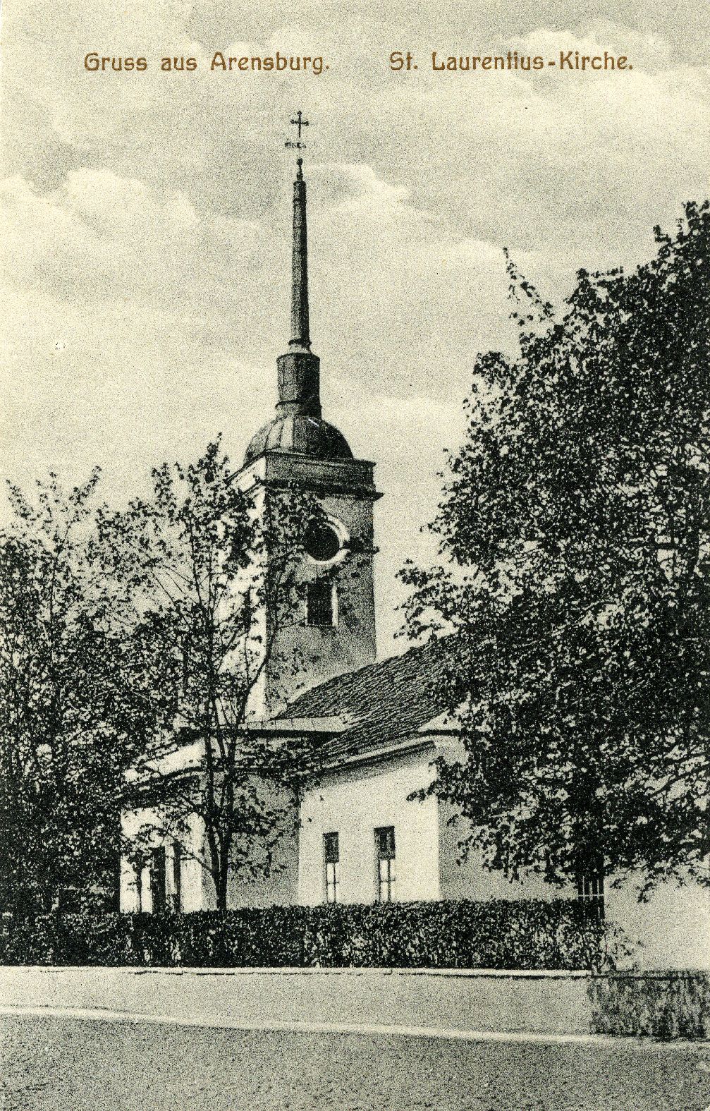 Kuressaare Laurentiuse kirik, vaade kagust