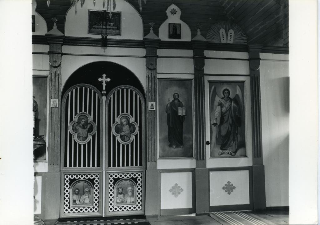 Saaremaa Pärsama Püha Innokenti kiriku kunstimälestis, ikonostaasi parem pool
