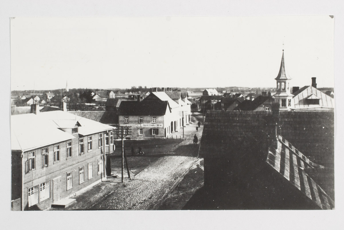 Vaade Mustla linna Posti tänavale 1935.-36. aastal.