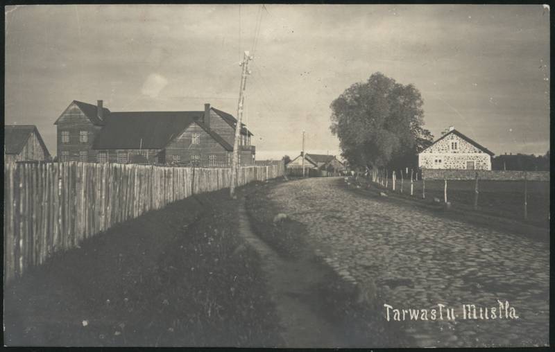 fotopostkaart, Tarvastu khk, Mustla alev, peatänav Posti, põlluseltsi maja vasakul, u 1925