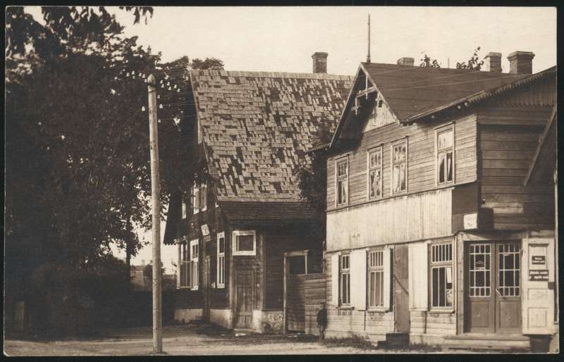 fotopostkaart, Suure-Jaani khk, Suure-Jaani, Pärnu tn, apteek, kauplus, u 1930, foto. A. Järvekülg