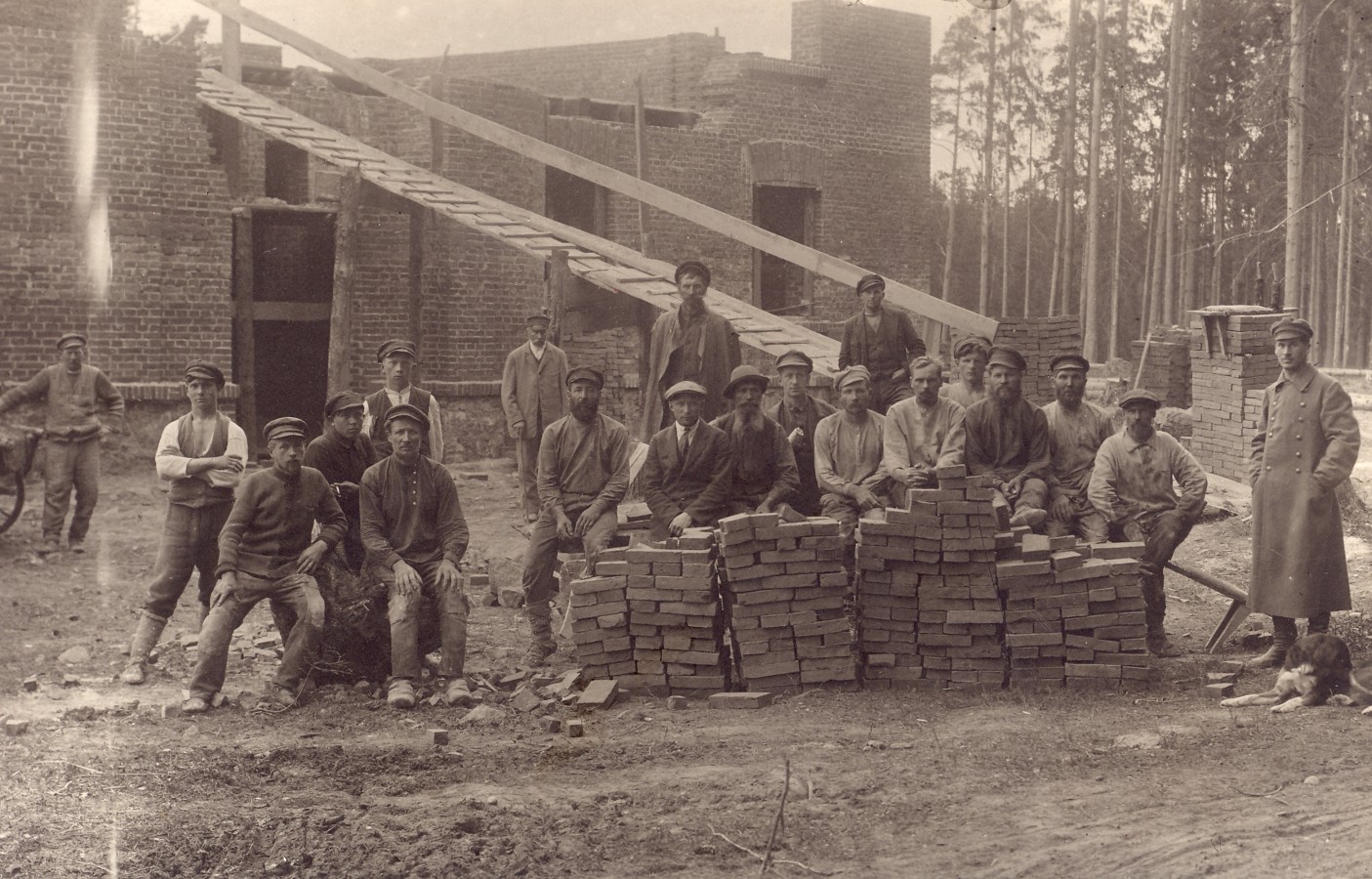 Construction of the building of the bowl of high school