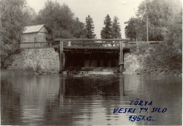 Foto Veski tänava sild Tõrva linnas 1951. a