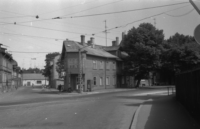 Tallinn, Kalamaja, Mihhail Kalinini (Kopli) ja Malmi tänava nurk.