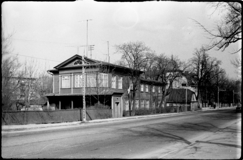 Tallinn, Kadriorg, Narva maantee A. Weitzenbergi ja L. Koidula tänava nurk.