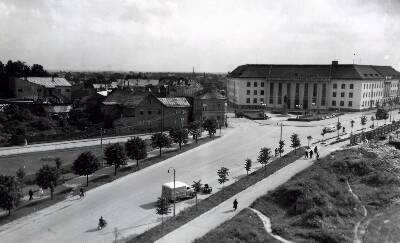 Riia t vaade EPA peahoone (end Kaitseliidu maja) suunas. Tartu, 1.08.1957.