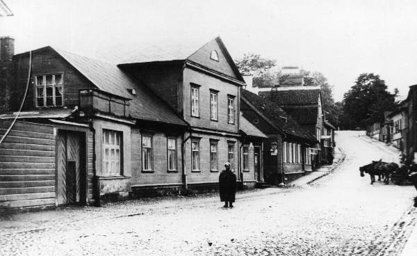 Jakobi tänav ja puumajad ( vaade Jakobi mäe  suunas), Tartu, 1912.