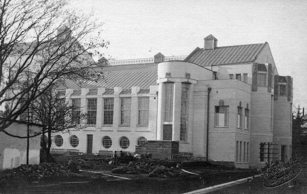 Teater Vanemuine, heakorratööd maja juures. Tartu, ca 1906.