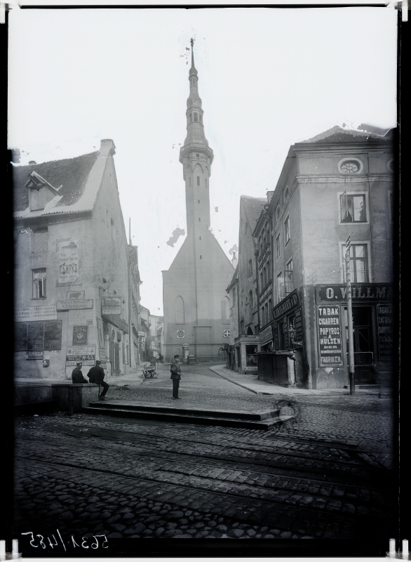 Raekoda, vaade Vanalt turult