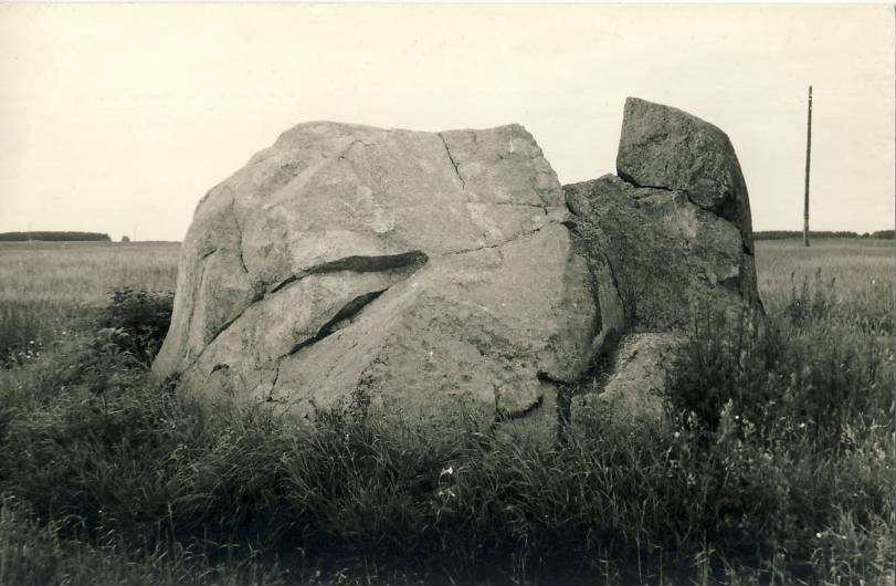 Ohvrikivi Varudi külas