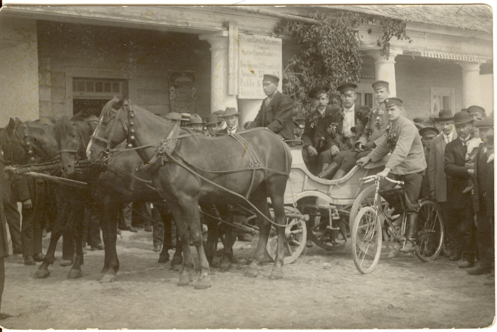 Photo, World War I participants in Dog