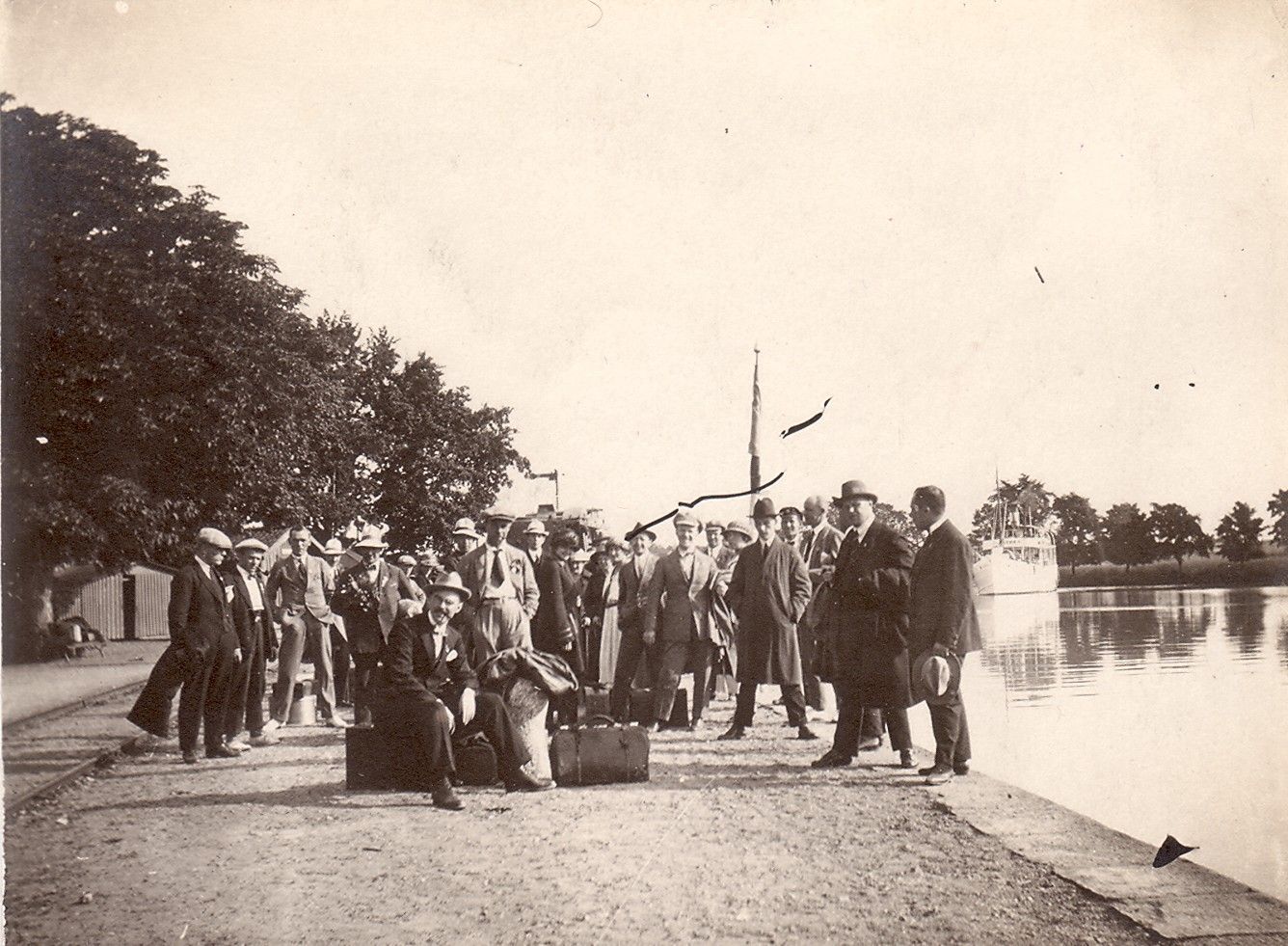 Estonians at Gothenburg Port