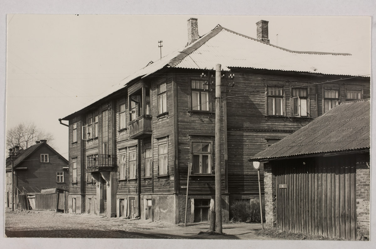 Oa 1, Tartu, built around 1900, the former owner was Matthias Wühner, who, in the absence of heirs, gave this house to the University of Tartu.