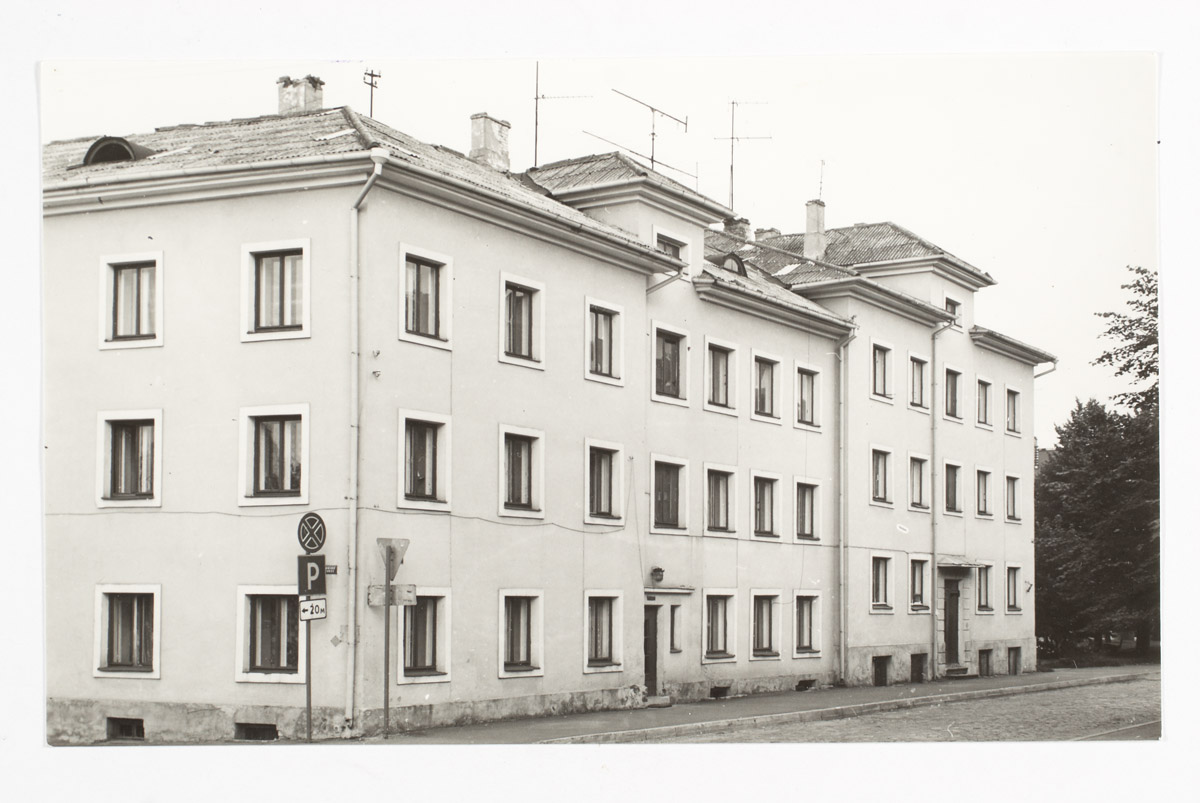 Tartu, Vanemuise 8. Struve Street façades.