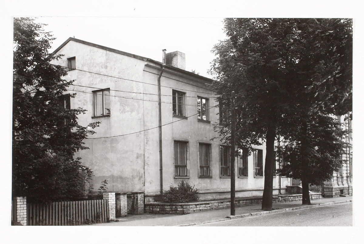 Tartu, Vanemuise 42. The construction of the building was around 1960. Ensv he Fr. The Literature Museum called R. Kreutzwald.