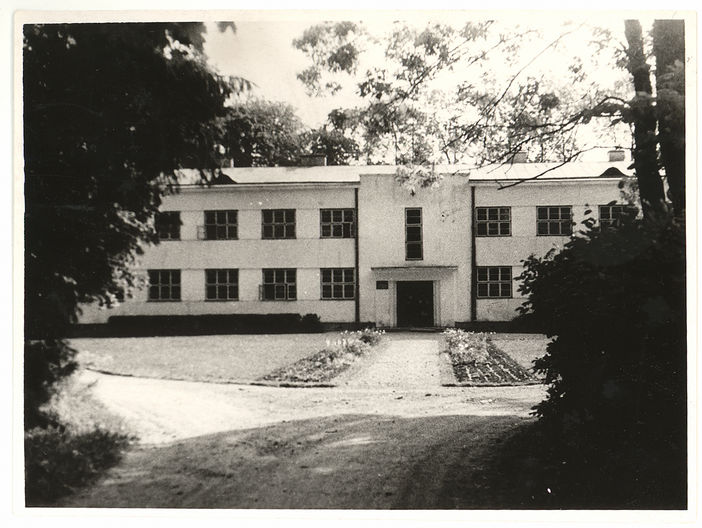 Kaali School in Saaremaa