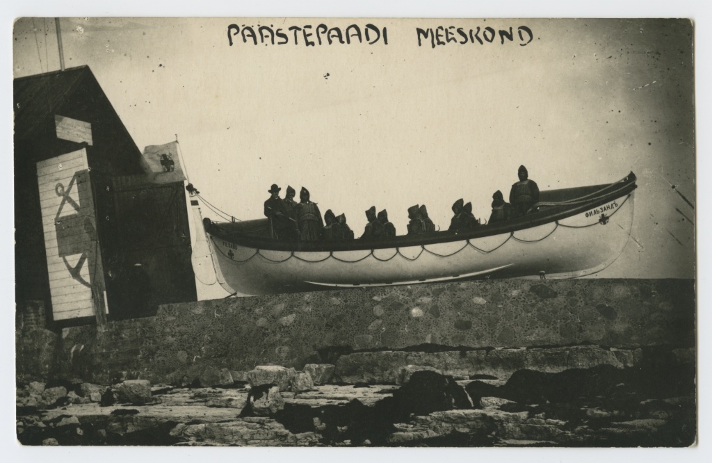 Vilsandi Rescue Station with boat and team