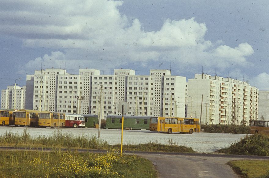 Väike- Õismäe, bus park and panels