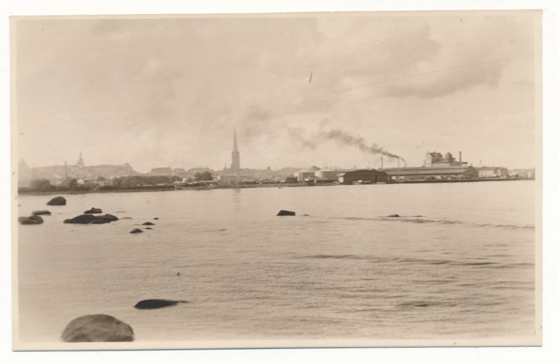 Postcard. From the sea of Tallinn. Located in the album Hm 7955.