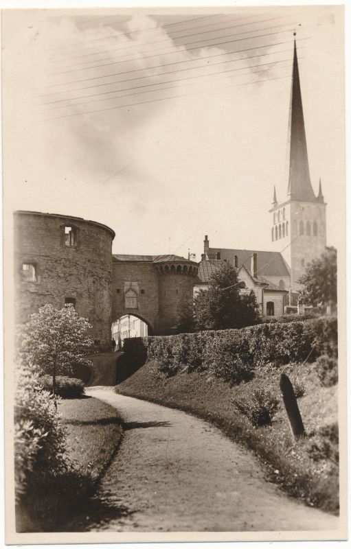 Postcard. Tallinn, Great Beach Gate. Located in the album Hm 7955.