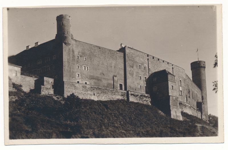 Postcard. Tallinn, Toompea. Located in the album Hm 7955.