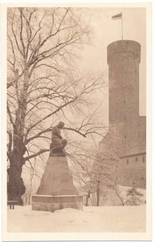 Postcard. Tallinn, Linda's stone and Pikk Hermann. Located in the album Hm 7955.