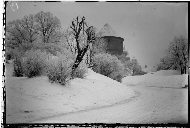 Winter view from the command road to Kiek in de Kök