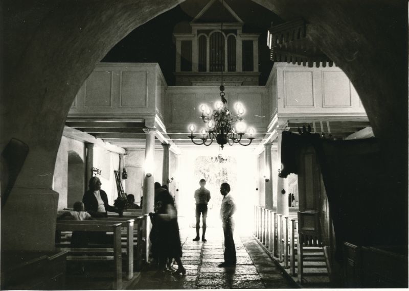 Photo. Internal view of the Kirbla Church on 9 July 1989.