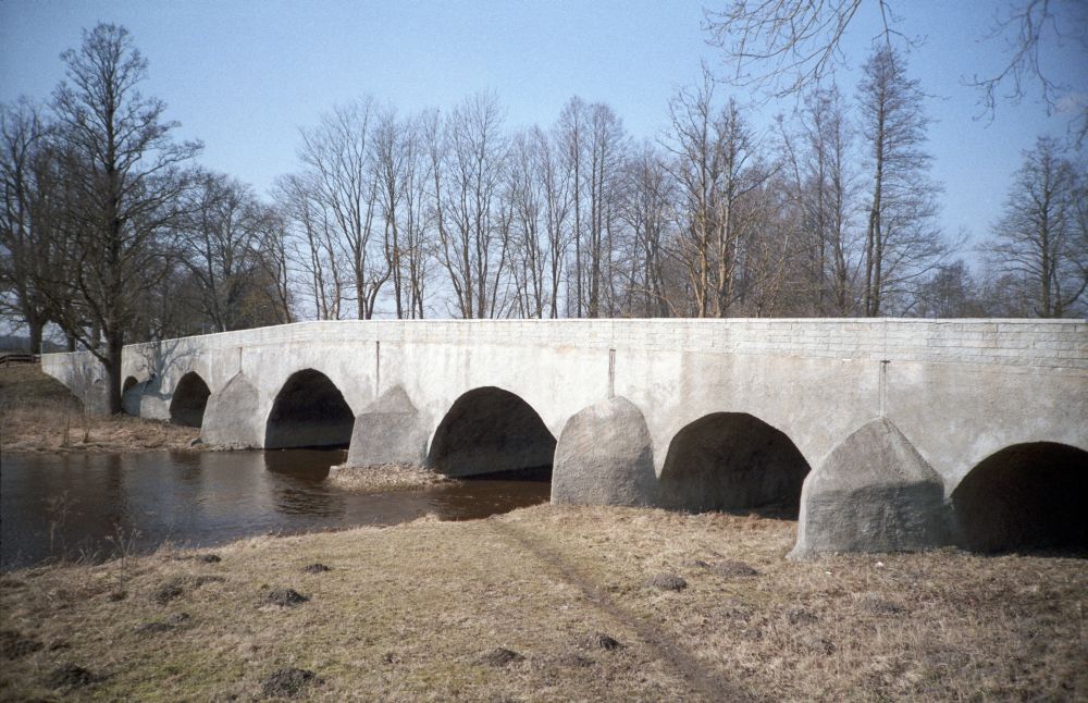Vanamõisa stone bridge (64 m long) on the River Vanamõisa