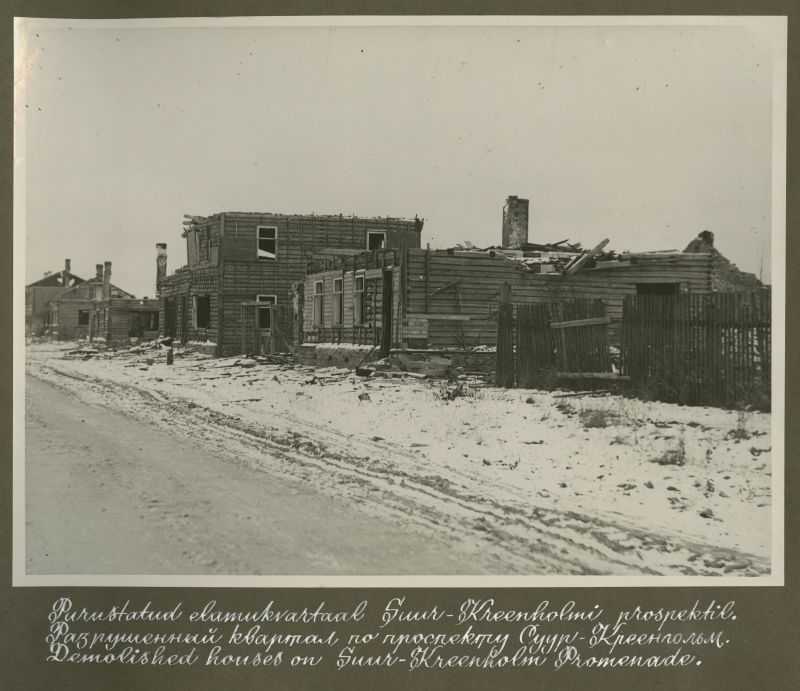 Crushed residential quarter on the Great Kreenholm Prospect