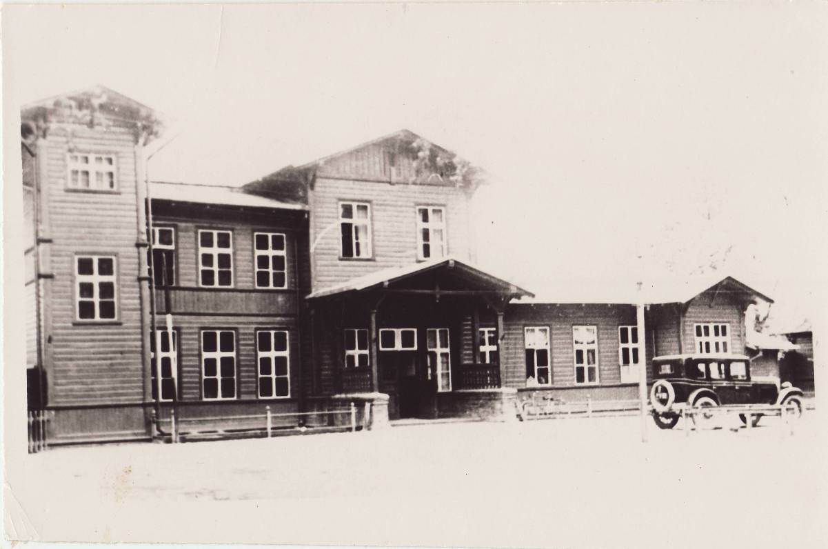 Photo: Jõgeva Railway Station from the back